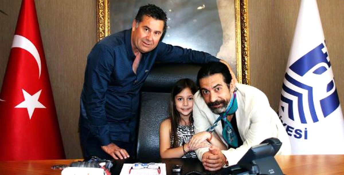 Okan Bayülgen'in Kızı Bodrum Belediyesi'nin Başkanlık Koltuğuna Oturdu