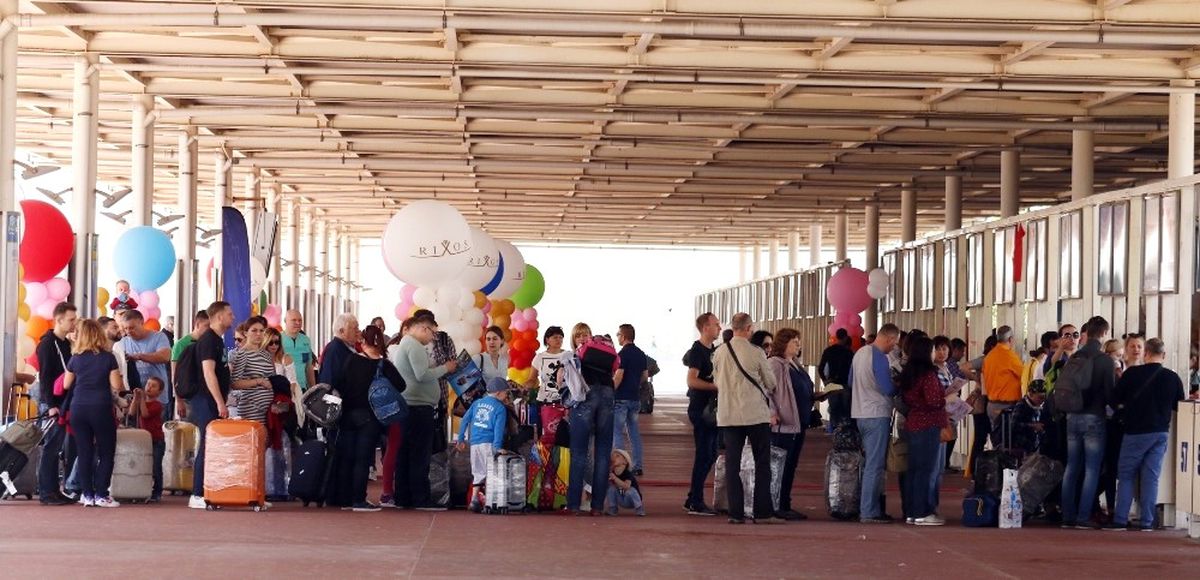 Antalya'ya Bir Günde 190 Uçak İnecek