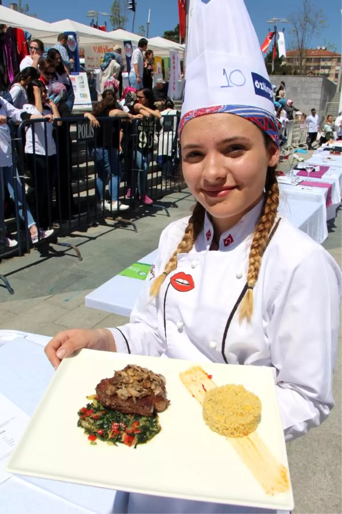 Bolu'da Liseli Aşçı Adayları Yarıştı
