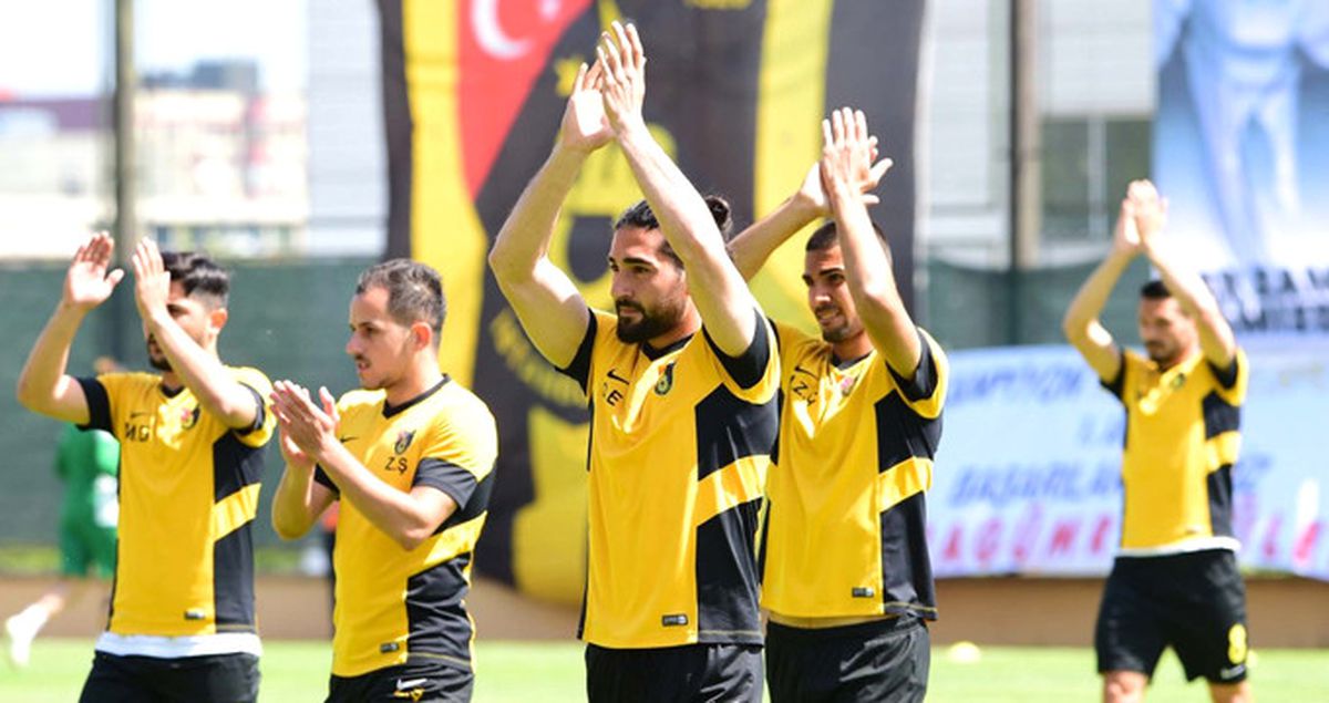 Türkiye'nin Köklü Kulüplerinden İstanbulspor, TFF 1. Lig'e Yükseldi