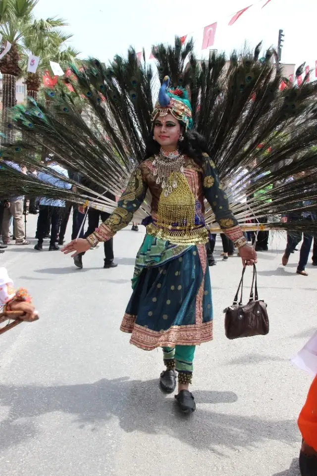 477. Mesir Macunu Festivali Kortej Yürüyüşüyle Başladı 477. Mesir Macunu Festivali Kortej Yürüyüşüyle Başladı
