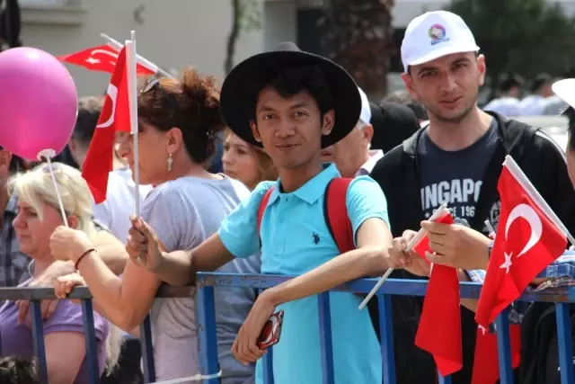 477. Mesir Macunu Festivali Kortej Yürüyüşüyle Başladı 477. Mesir Macunu Festivali Kortej Yürüyüşüyle Başladı