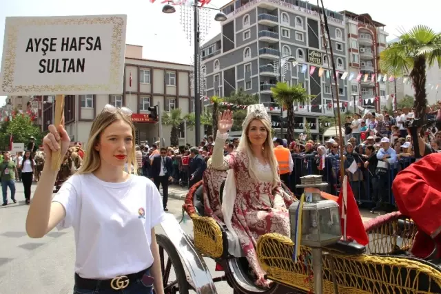477. Mesir Macunu Festivali Kortej Yürüyüşüyle Başladı 477. Mesir Macunu Festivali Kortej Yürüyüşüyle Başladı