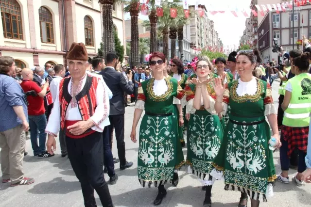 477. Mesir Macunu Festivali Kortej Yürüyüşüyle Başladı 477. Mesir Macunu Festivali Kortej Yürüyüşüyle Başladı