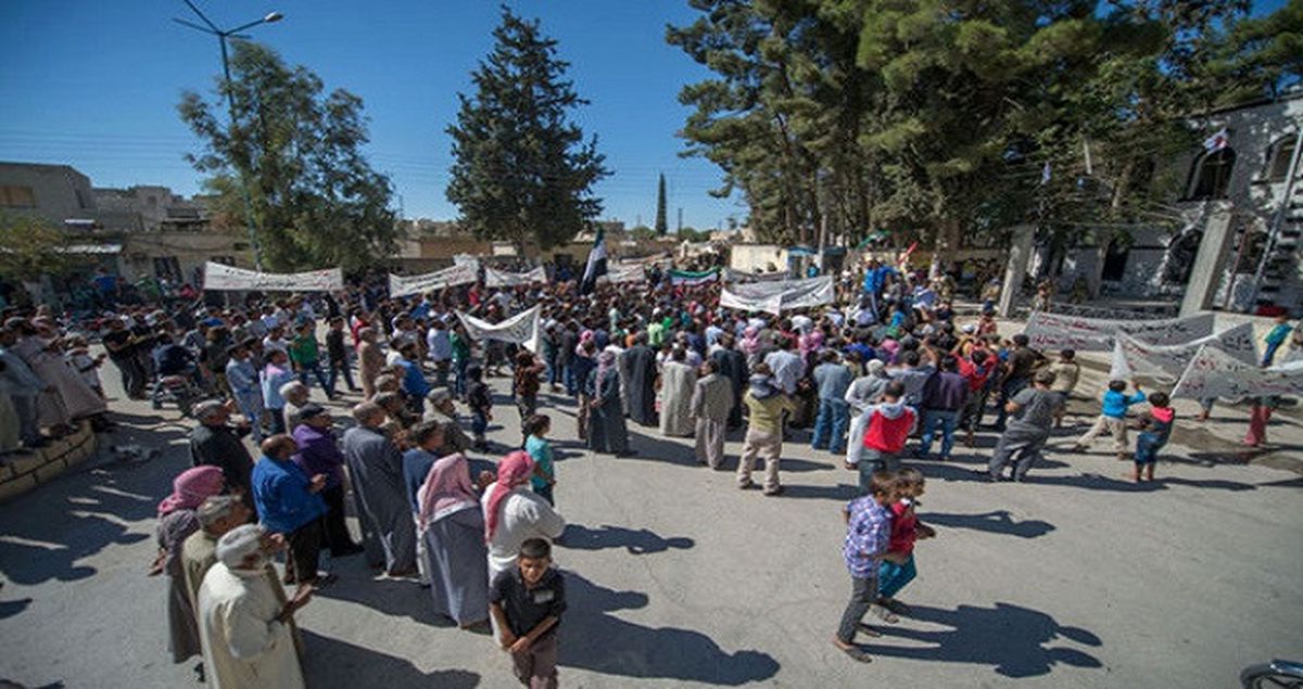 Suriyeliler Akçakale Hudut Karakoluna Saldıran PYD'ye Tepki Gösterdi