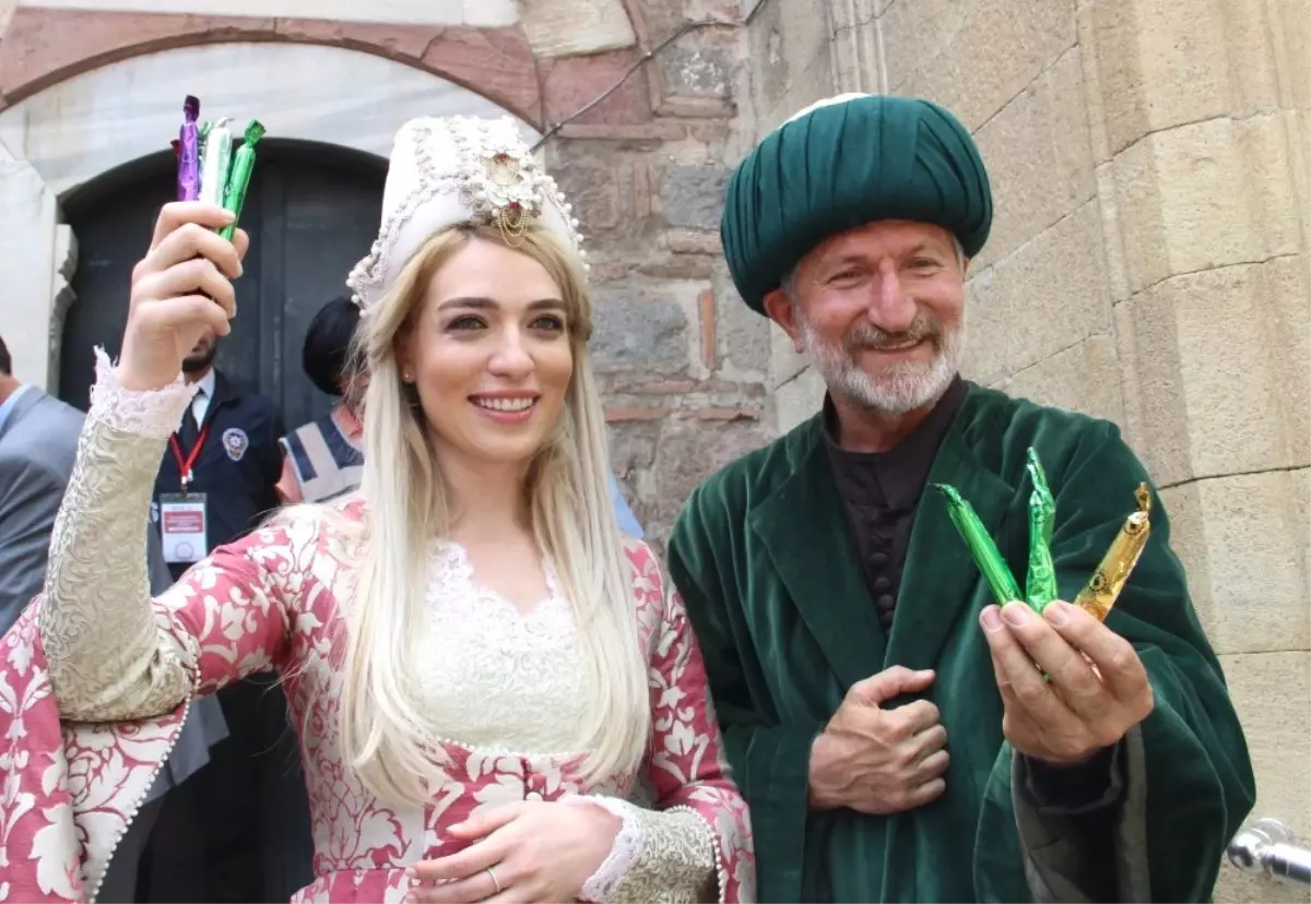 Ünlü Televizyon Programcısı Mesir'le Şifa Buldu