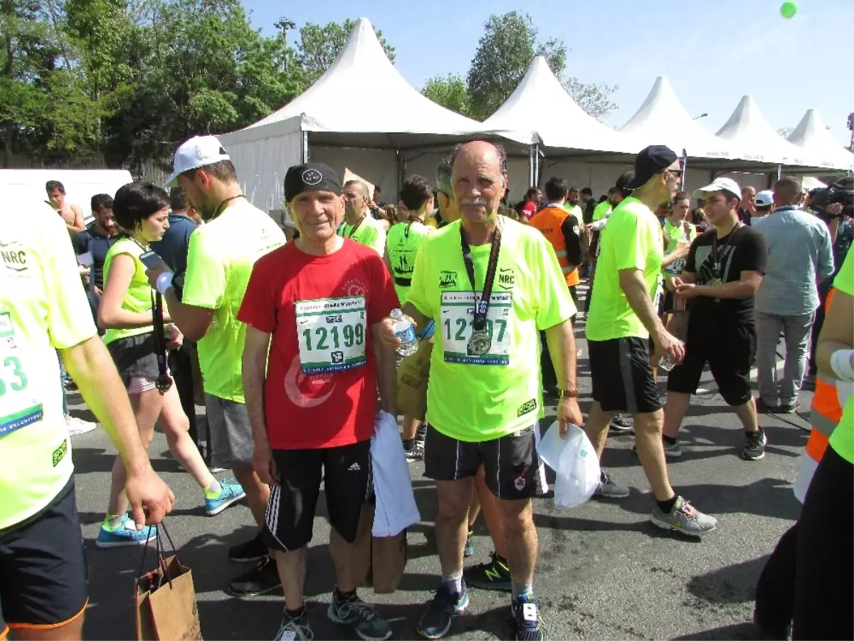 Çerkezköy'ün İhtiyar Delikanlıları İstanbul Yarı Maratonuna Katıldı