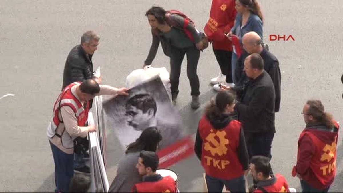 Pankart ve Dövizlere 'Fotoğraflı' Kontrol