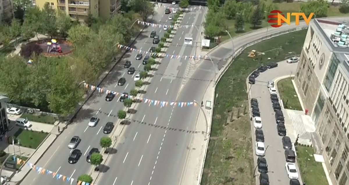 57 Yıl Sonra Bir Cumhurbaşkanı Yeniden Partili Oldu