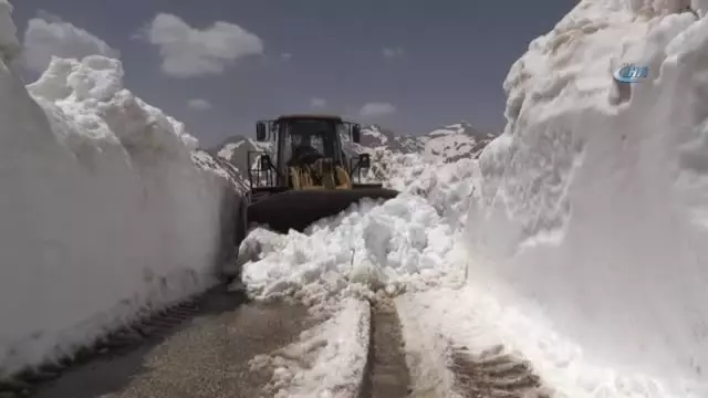 Antalya'da Mayıs Ayında Kar Kalınlığı 5 Metreyi Gördü