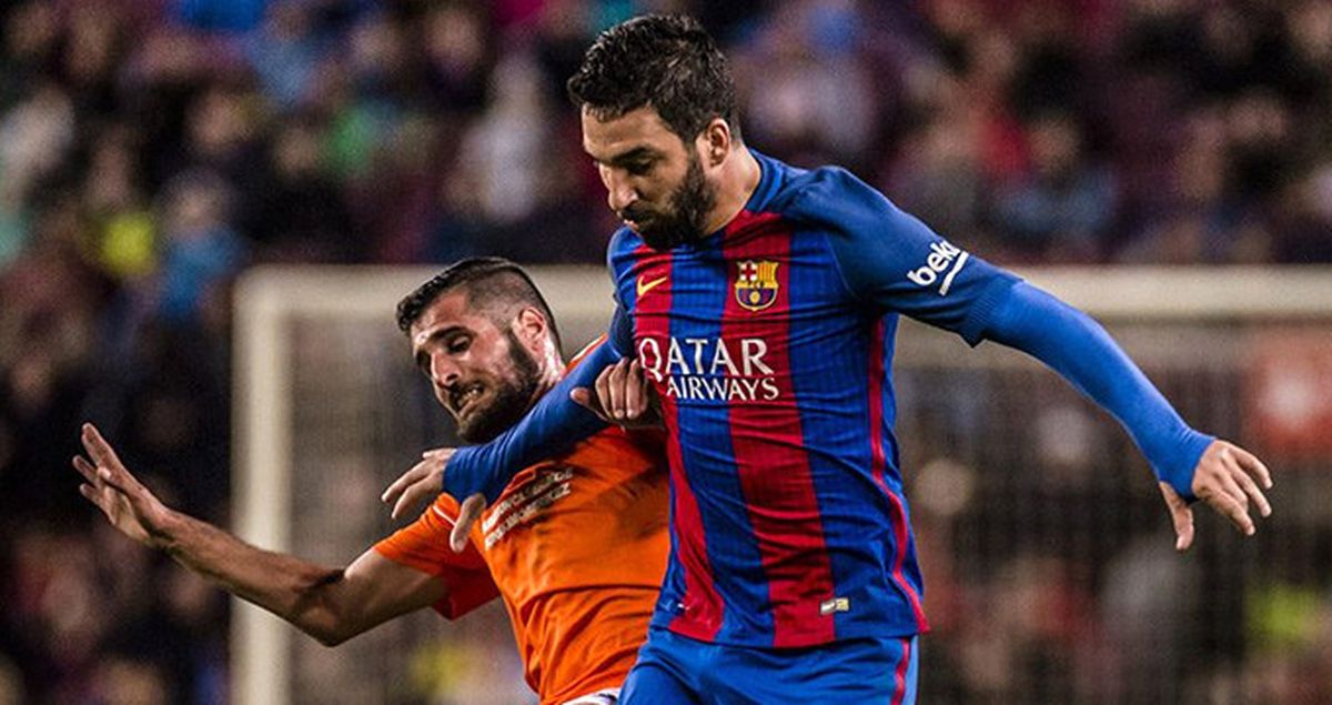 Barcelona, Arda Turan'ı Satarak Genç Futbolcular İçin Kaynak Yaratacak