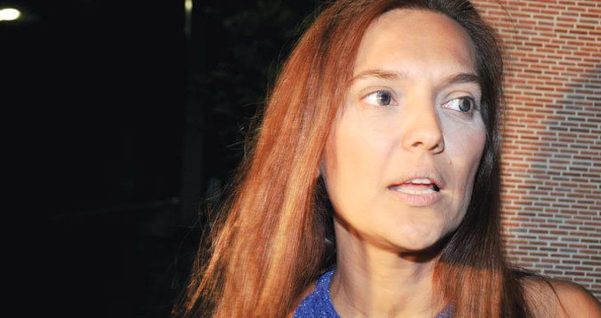 Demet Akalın Yıllar Önce Çekilen Estetiksiz Fotoğrafını Paylaştı