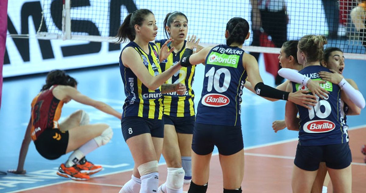 Kadınlar Voleybolda Galatasaray'ı Eleyen Fenerbahçe Şampiyon Oldu
