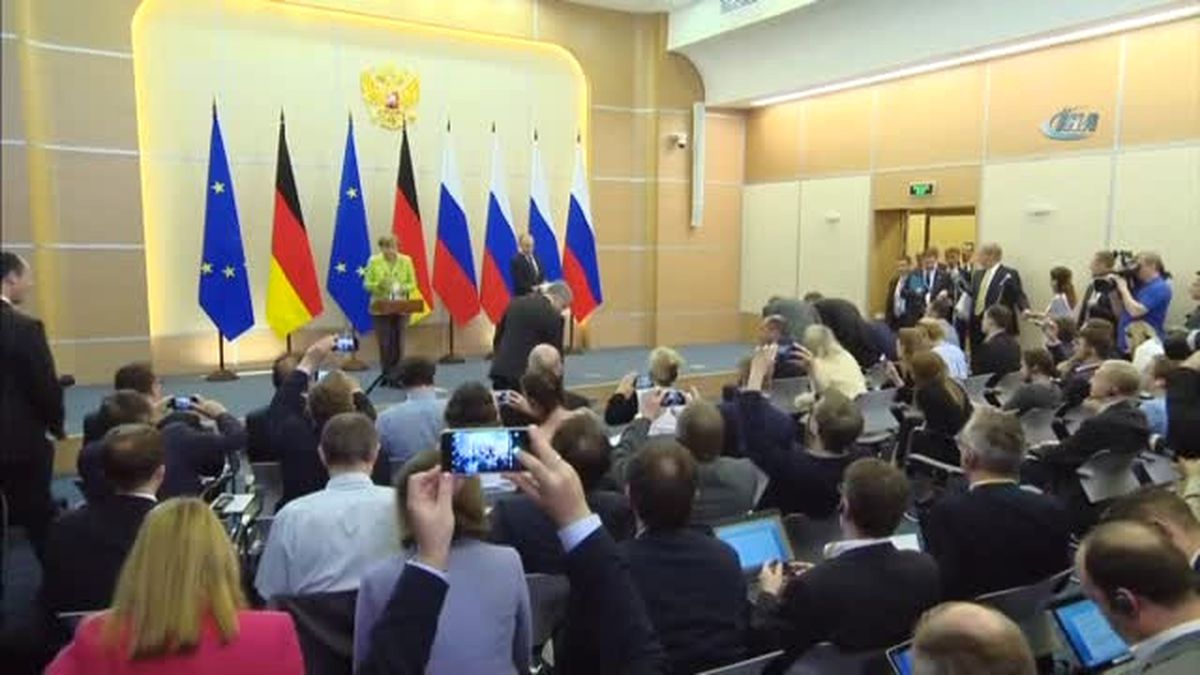 Putin, Angela Merkel'le Görüştü- Rusya Devlet Başkanı Vladimir Putin: - 'Kimyasal Silahların...