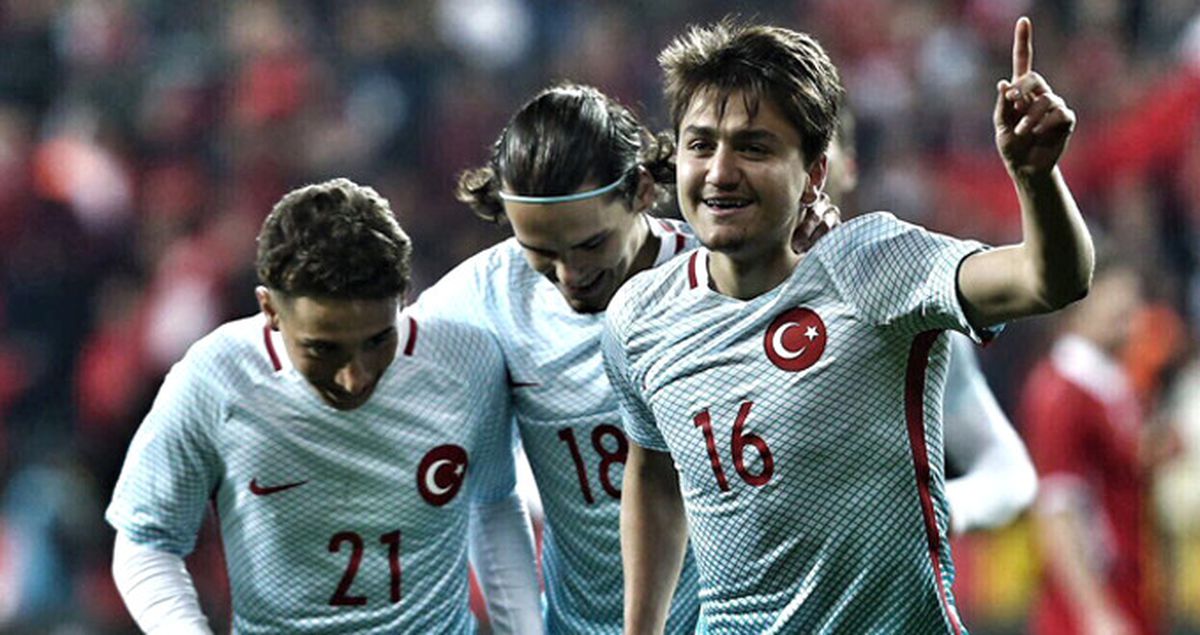 Ahmet Çakar: Cengiz Ünder Messi'nin Ancak Ayakkabılarını Cilalar