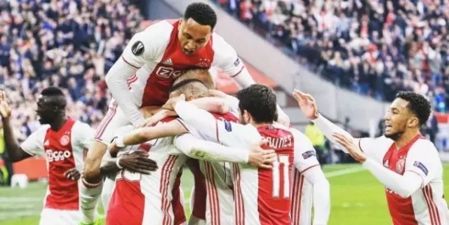 Ajax Lyon'a Acımadı!