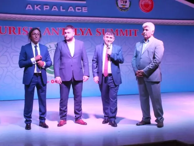 Antalya'da Düzenlenen 2. Helal Turizm Zirvesi Sona Erdi
