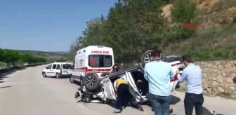 Bilecik Otomobil,kamyonete Çarptı: 4 Yaralı