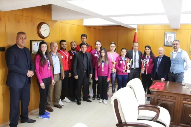 Fü Sporcularından 3 Dalda 7 Altın Madalya
