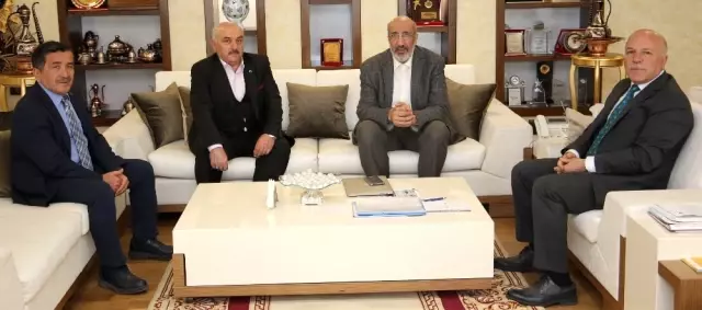 Gazeteci-yazar Dilipak'tan Başkan Sekmen'e Ziyaret Gazeteci-yazar Dilipak'tan Başkan Sekmen'e Ziyaret