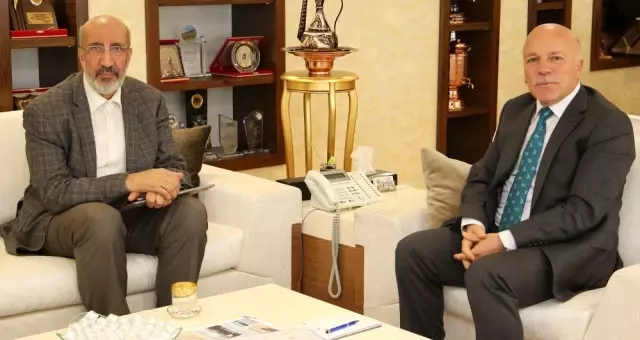 Gazeteci-yazar Dilipak'tan Başkan Sekmen'e Ziyaret Gazeteci-yazar Dilipak'tan Başkan Sekmen'e Ziyaret
