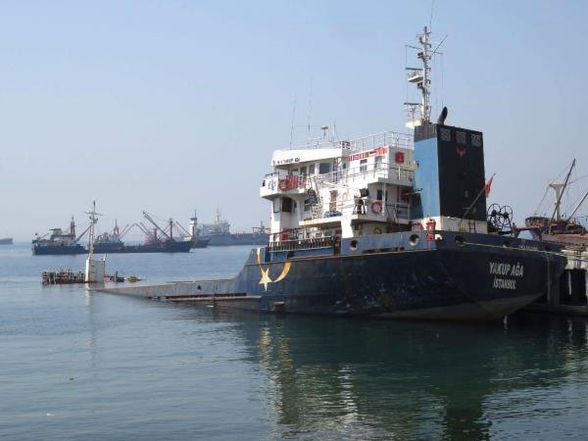Kartal'da Karaya Oturan Gemi Battı