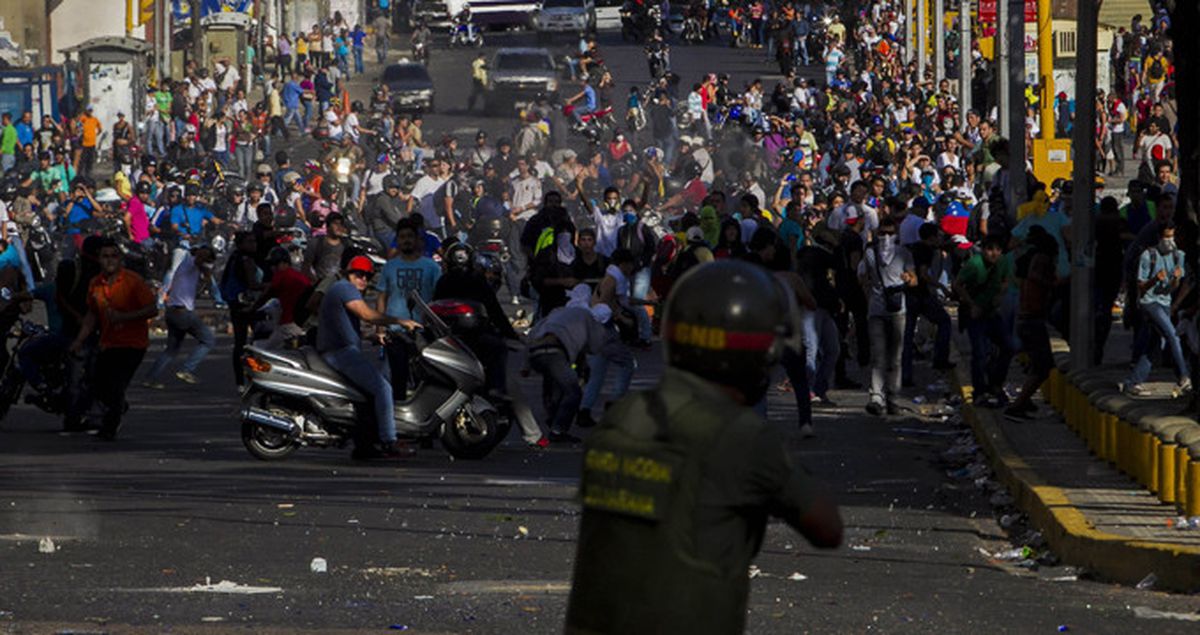 Venezuela'daki Gösterilerde Hayatını Kaybedenlerin Sayısı 36'ya Çıktı