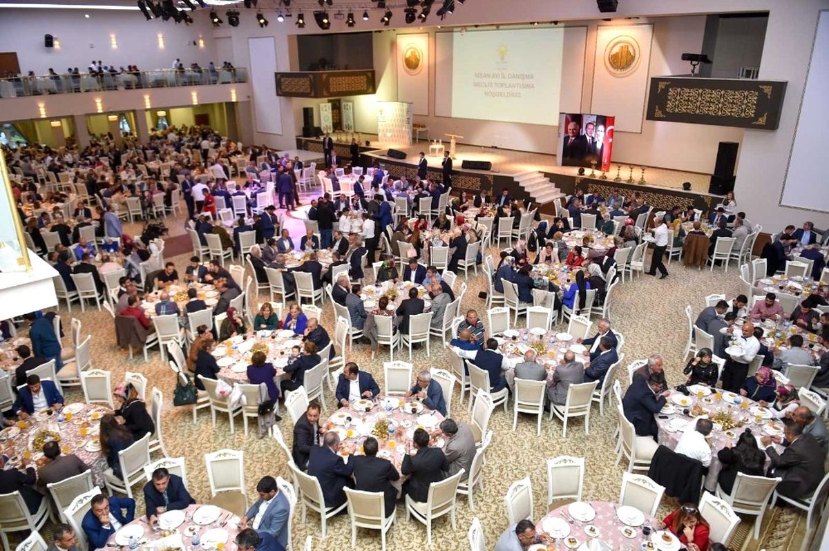 AK Parti Ankara Teşkilatı Altındağ Kültür Sarayı'nda Toplandı
