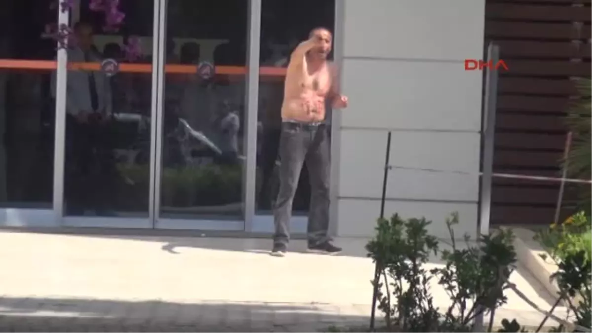 Antalya Tedavi Edilmediği Iddiasıyla Kendini Kesti