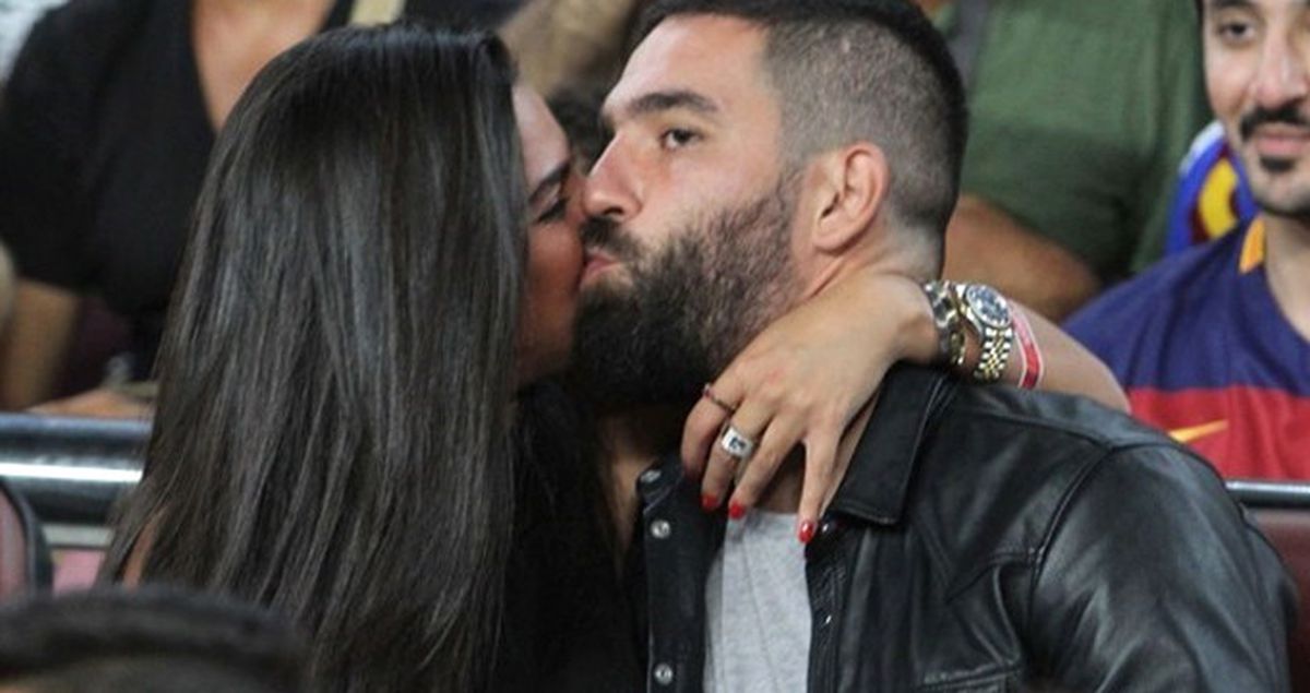 Arda Turan ile Aslıhan Doğan Bir Türlü Dikiş Tutturamadı