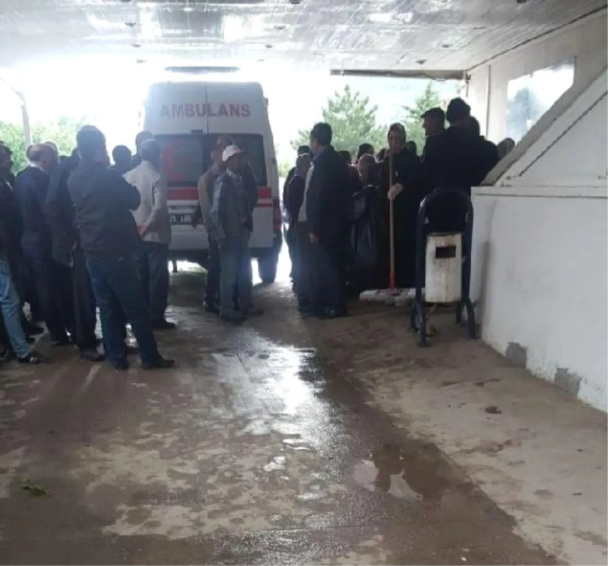 Diyarbakır Çermik'te Tarlada Yıldırım Çarpan 2 Kadın Yaralandı