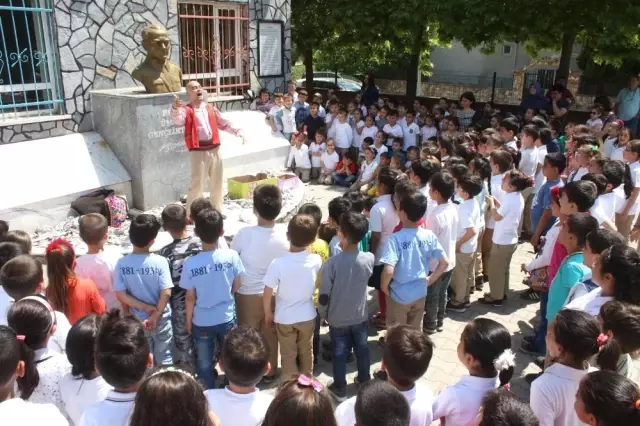 Edremit'te Çocuklar Tiyatro ile Buluşuyor Edremit'te Çocuklar Tiyatro ile Buluşuyor