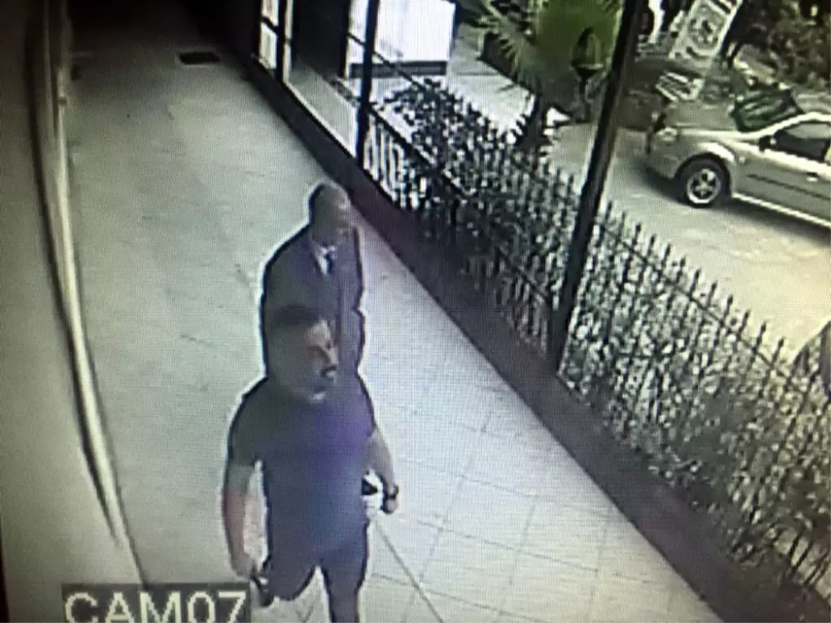 Emekli Vali Katiliyle Aynı Karede