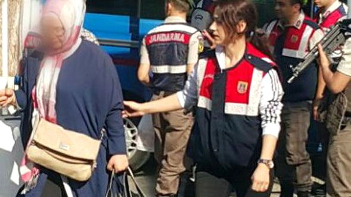 FETÖ'nün 'Abla'larına Yönelik Operasyonda Gözaltına Alınan Tek Erkek Üsteğmen Çıktı