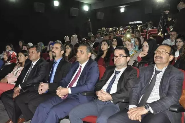 Gürün'de Öğrencilerden Şiir ve Müzik Dinletisi Gürün'de Öğrencilerden Şiir ve Müzik Dinletisi