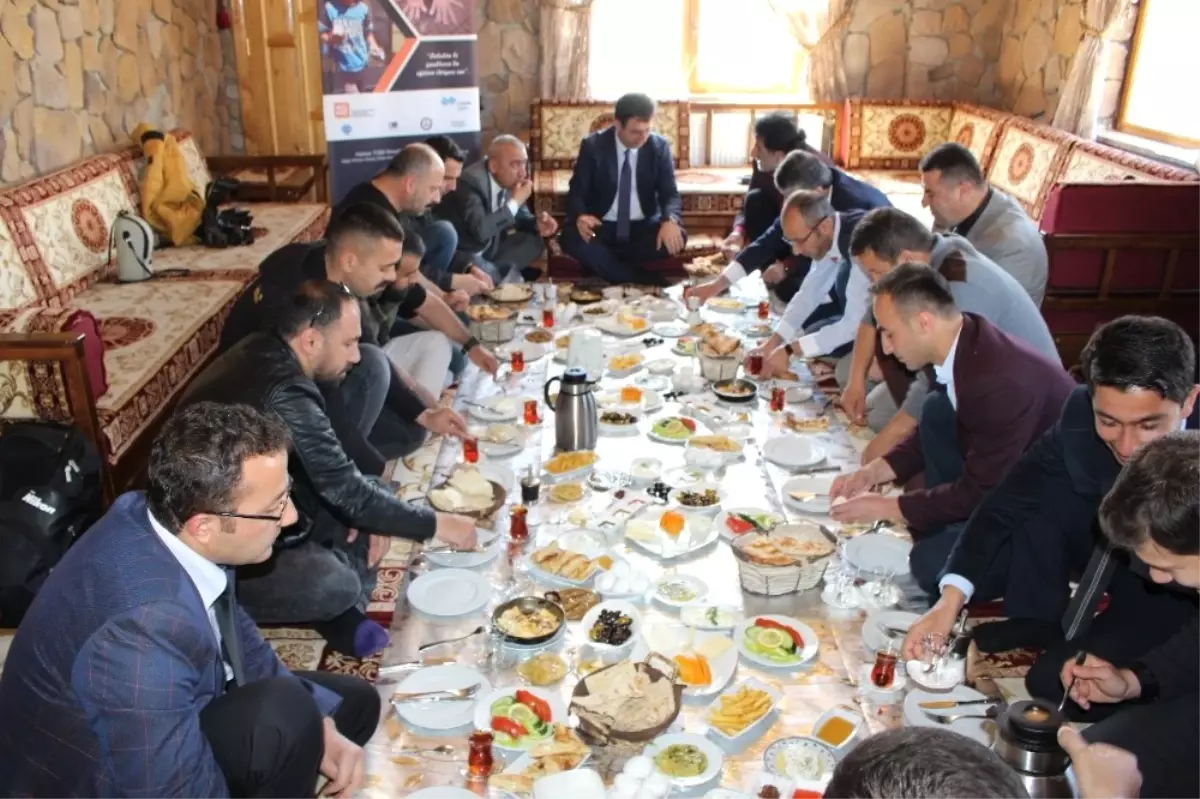 Hakkari'de 'Çiçekler Solmadan' Projesi