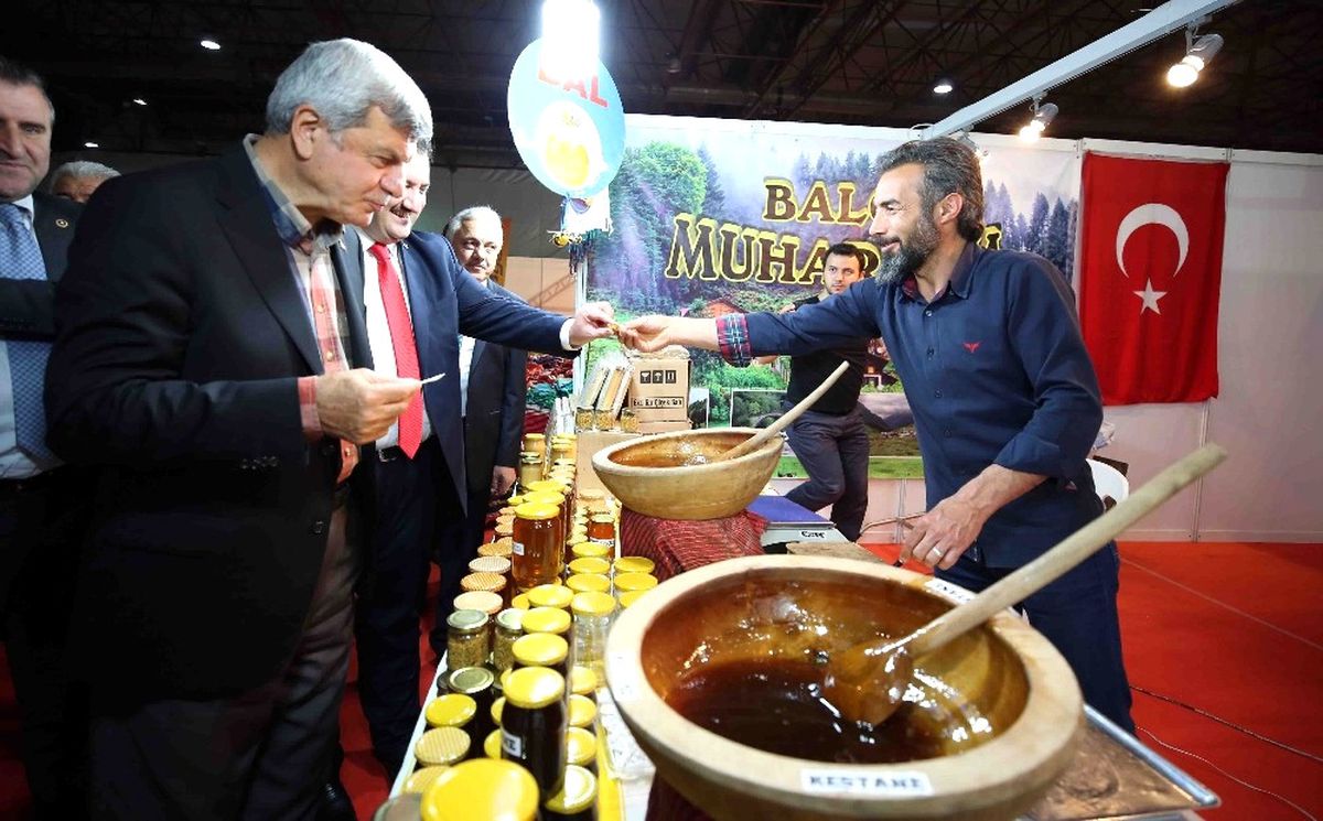 İbrahim Karaosmanoğlu, Rize Tanıtım Günlerine Katıldı