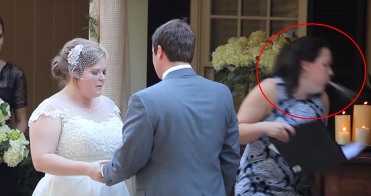 Kadın Nikah Memuru, Nikah Kıyarken Kustu