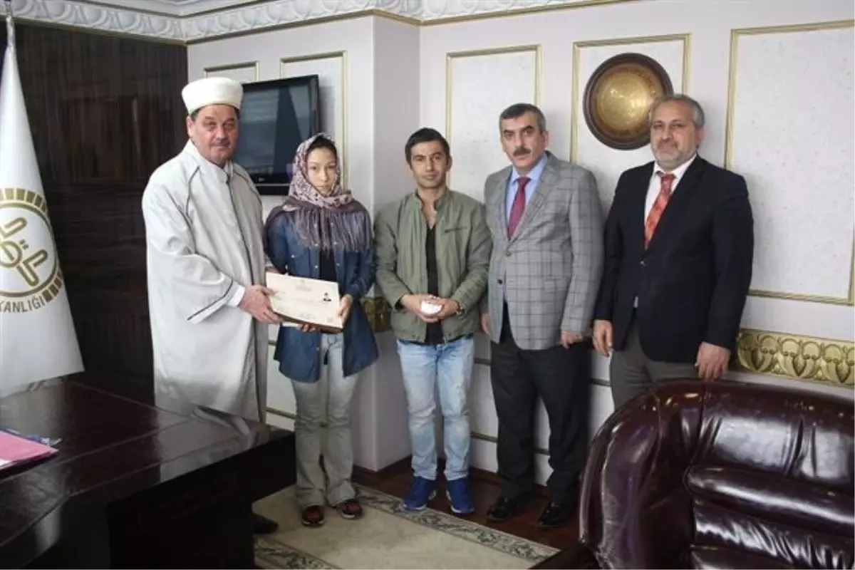 Kırgızistan Uyruklu Svetlana Bogdanova Müslüman Oldu