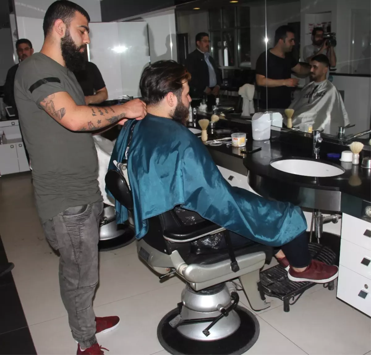 Kuzenini Önce Tıraş Ettirdi Sonra Öldürdü