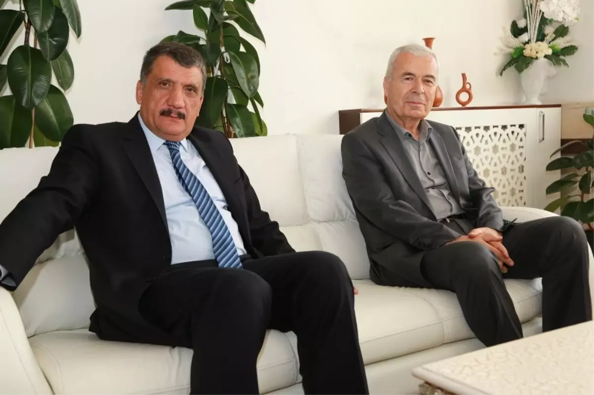 Malatya'nın Eski Valisi Kadıoğlu'ndan Ziyaret