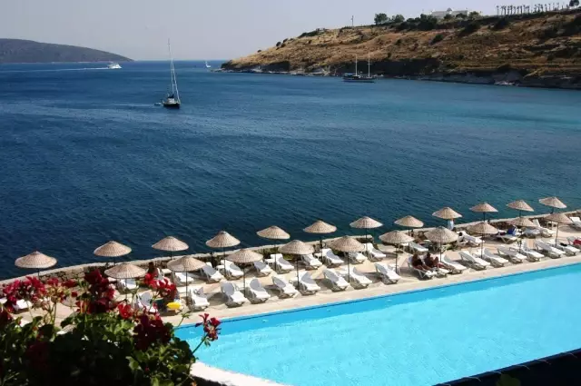 Muğla'da Oteller ve Kumsallar Sezona Hazır Muğla'da Oteller ve Kumsallar Sezona Hazır