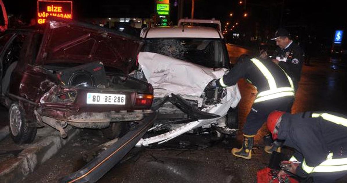Osmaniye'de Trafik Kazası: 2'si Polis 4 Yaralı