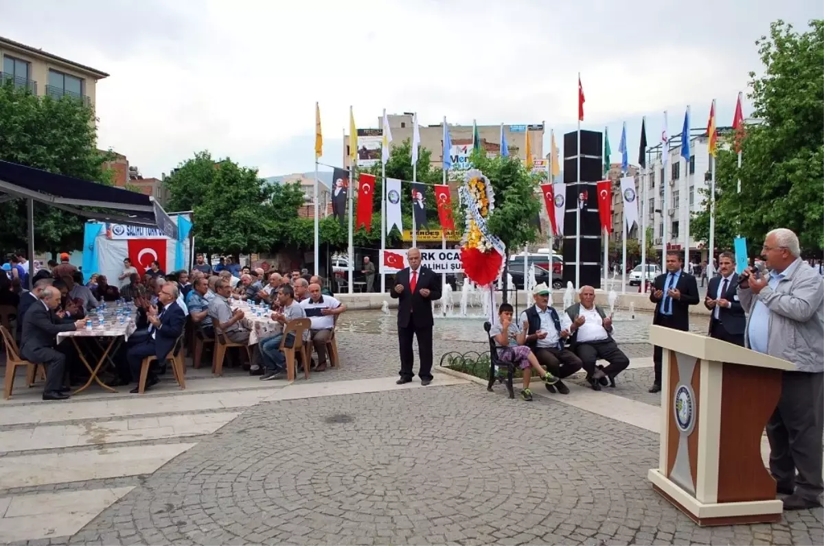 Salihli'ye İki Yeni Meydan