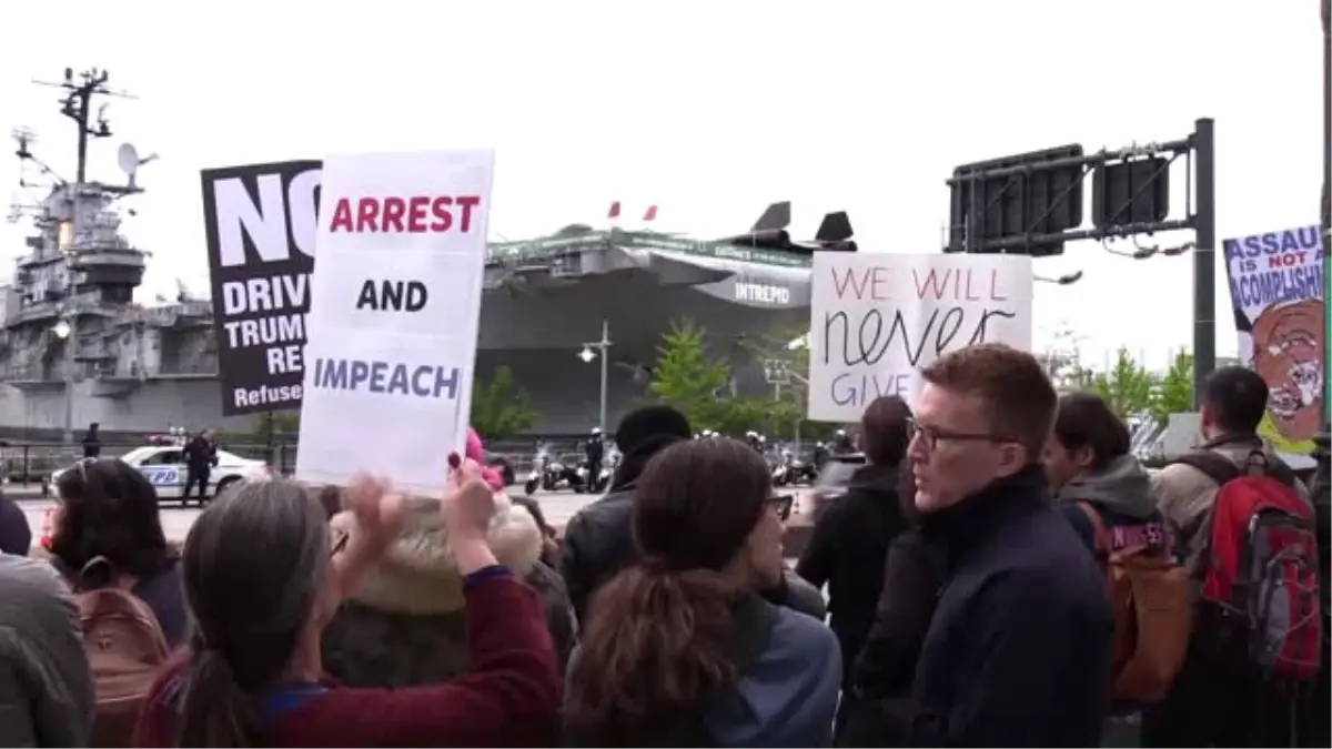 Trump'a Başkanlığı Döneminin Ilk New York Ziyaretinde Protesto - New