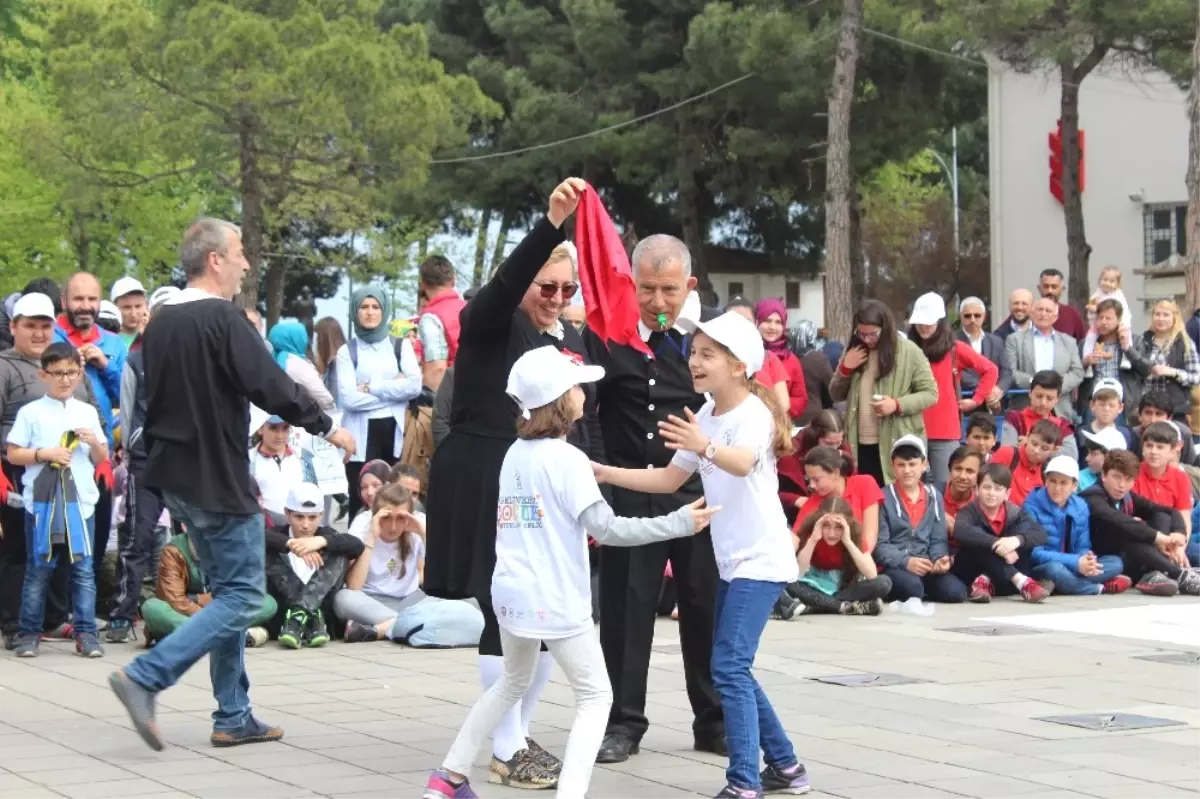 Ünye'de '23 Nisan Çocuk Oyunları Şenliği'
