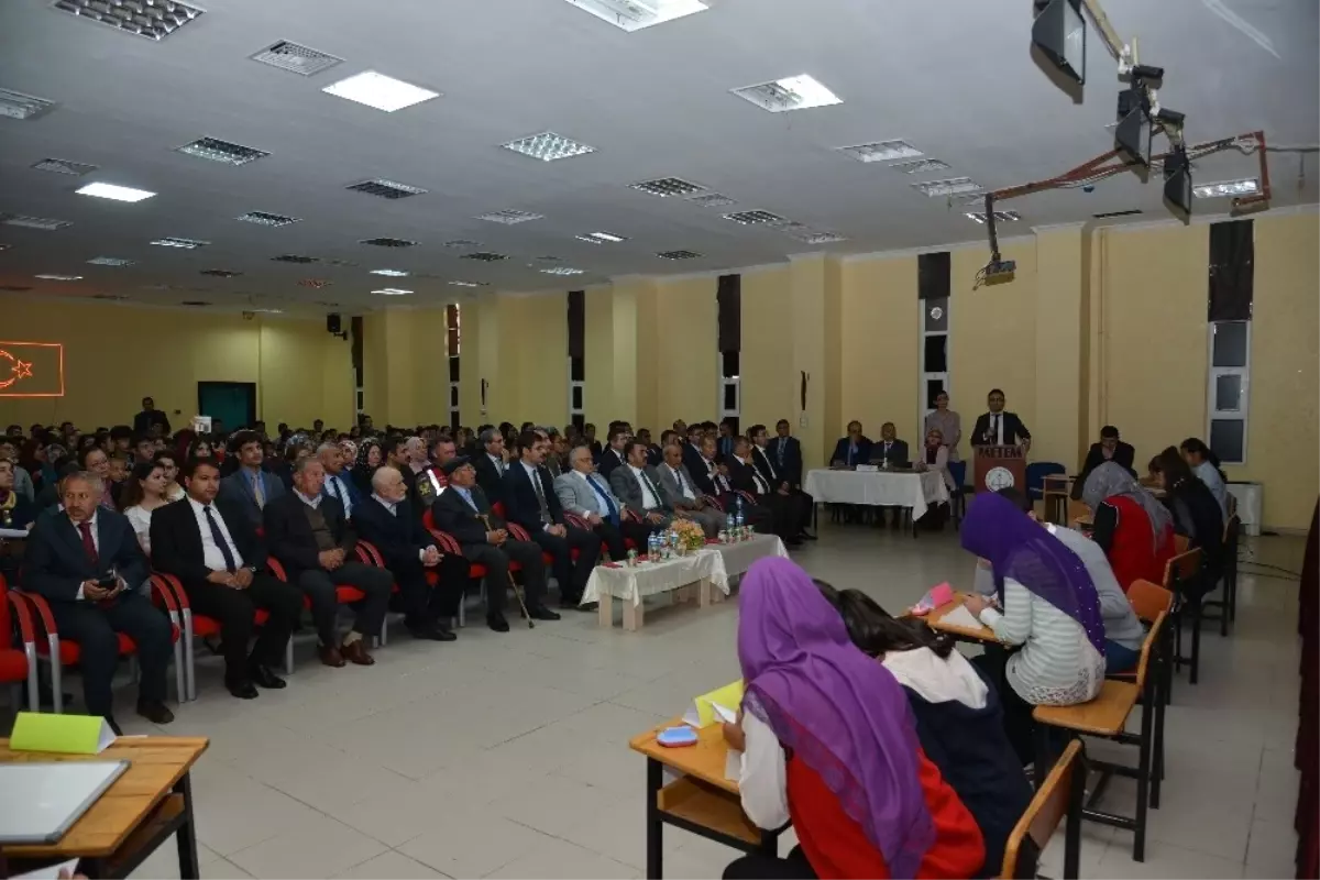 Vali Necati Şentürk Öğrencilerle Buluştu