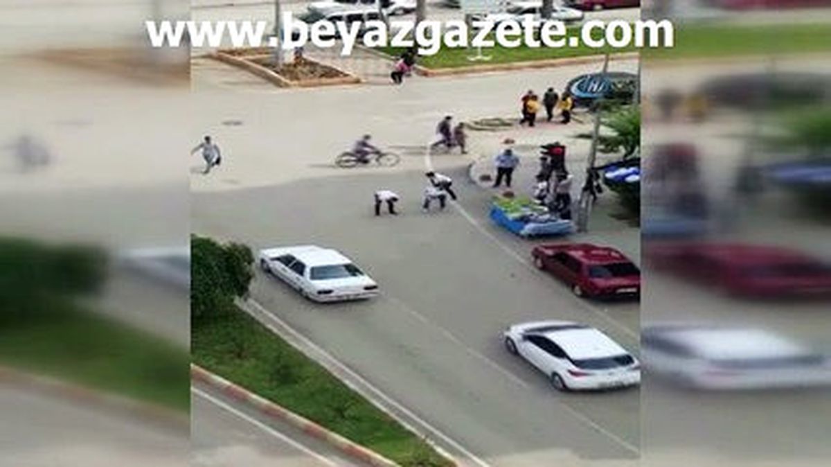 Adana'da Kırmızı Işıkta Uzun Eşek Oyunu