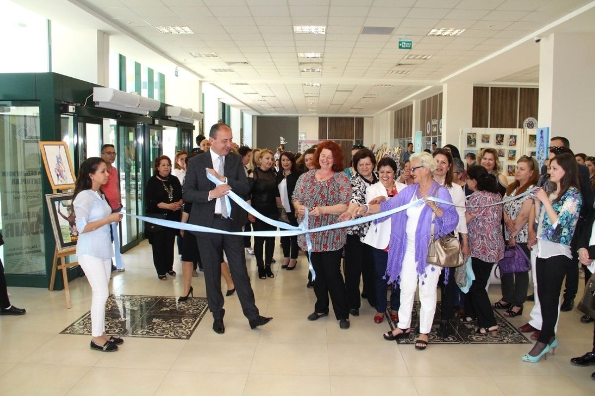 Çizginin Gücü Renklerin Dansı' Sergisi