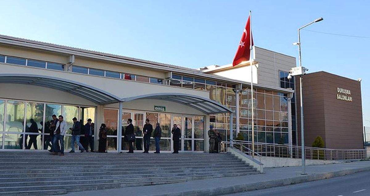 İstanbul'da 92 Polisin Yargılandığı 'Bylock' Davasında 13 Tahliye